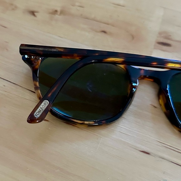 Tom Ford Havana Round Sunglasses *read* main image 4